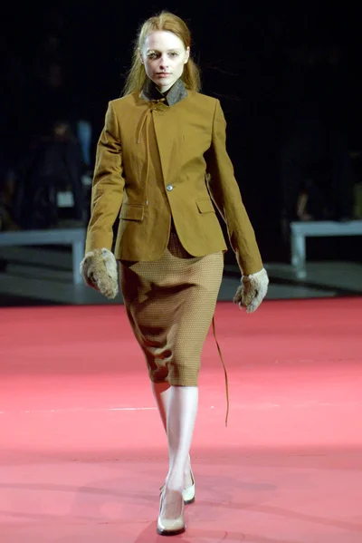 Look 15